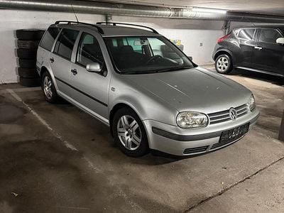 Silber Gebraucht 2002 VW Golf IV Kombi | 1.600 € (Etwas zu teuer)
