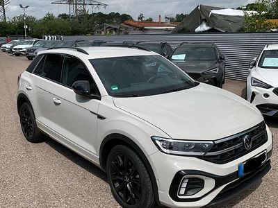 Second-hand VW T-Roc R-line 150 CP (110 kW) 2022 Andere farben SUV