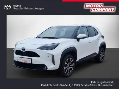 Gebraucht Toyota Yaris Team 116 PS (85 kW) 2022 Schneeweiß Kleinwagen