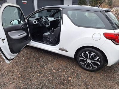 Gebraucht Citroën DS3 Chic 82 PS (60 kW) 2015 Weiß Kleinwagen