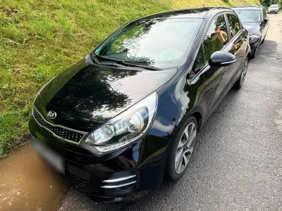 Gebraucht Kia Rio 90 PS (66 kW) 2015 Kleinwagen