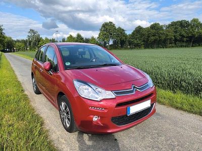 Rot Gebraucht 2015 Citroën C3 PureTech Kleinwagen | 6.200 €