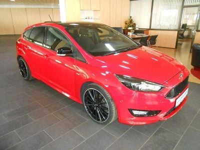 Rot Gebraucht 2018 Ford Focus ST-Line Limousine | 9.850 € (Guter Preis)