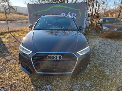 Gebraucht Audi A3 Sportback g-tron Sport 131 PS (96 kW) 2019 Blau Kleinwagen
