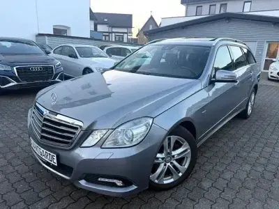 Gebraucht Mercedes E250 Avantgarde 204 PS (150 kW) 2011 Grau Limousine