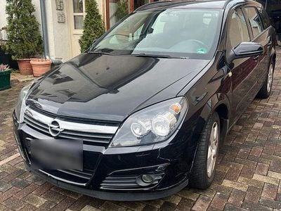 Schwarz Gebraucht 2006 Opel Astra Edition Kombi | 1.300 € (Guter Preis)