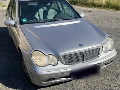 Gebraucht Mercedes C220 140 PS (102 kW) 2001 Silber Limousine