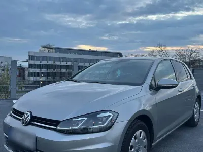 Gebraucht VW Golf VII Comfortline 150 PS (110 kW) 2018 Grau Limousine