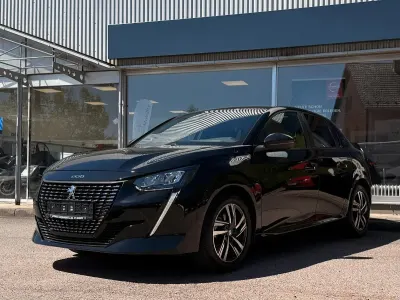 Gebraucht Peugeot 208 Style 101 PS (74 kW) 2023 Schwarz Kleinwagen
