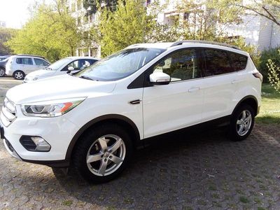 Weiß Gebraucht 2017 Ford Kuga SUV | 12.450 € (Teuer)