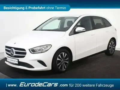 Gebraucht Mercedes B180 136 PS (100 kW) 2020 Weiß Kleinwagen