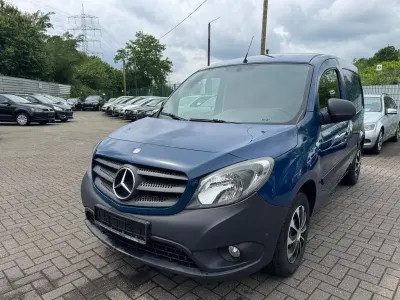 Używany Mercedes Citan 109 90 KM (66 kW) 2014 Niebieski Minivan