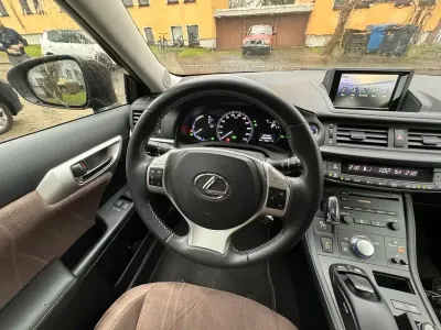 Gebraucht Lexus CT200h Executive Line 136 PS (100 kW) 2011 Braun Limousine