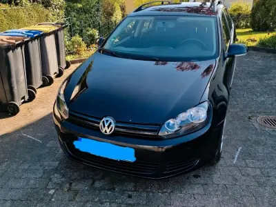 Gebraucht VW Golf VII 105 PS (77 kW) 2013 Schwarz Kombi