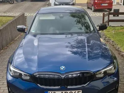 Gebraucht BMW 320e Advantage 204 PS (150 kW) 2022 Blau Limousine