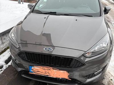 Gebraucht Ford Focus ST-Line 125 PS (91 kW) 2017 Grau Limousine