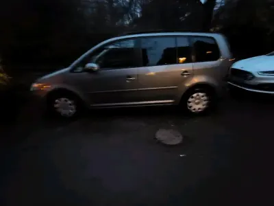 Gebraucht VW Touran 105 PS (77 kW) 2026 Grau Van / Kleinbus