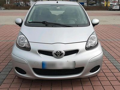 Gebraucht Toyota Aygo 68 PS (50 kW) 2009 Grau Kleinwagen