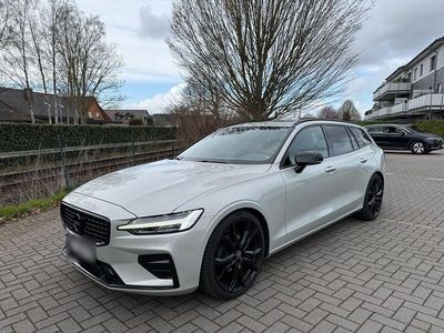 Second-hand Volvo V60 R-Design 150 CP (110 kW) 2020 Gri Break