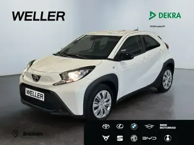 Gebraucht Toyota Aygo X Business Edition 72 PS (52 kW) 2025 Weiß SUV