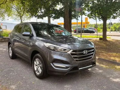Gebraucht Hyundai Tucson Classic 132 PS (97 kW) 2016 Micron/pepper grey SUV