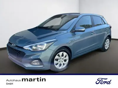 Gebraucht Hyundai i20 Trend 101 PS (74 kW) 2019 Aqua sparkling Kleinwagen