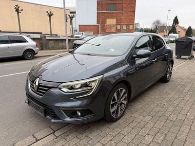 Usado Renault Mégane IV Bose Edition 131 HP (96 kW) 2017 Cinzento Sedan