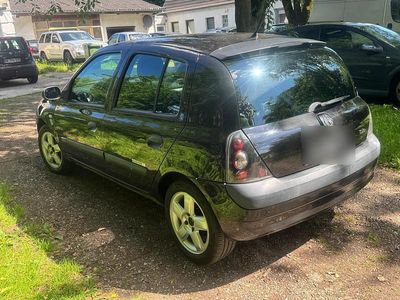 Second-hand Renault Clio II 75 CP (55 kW) 2003 Berlinǎ