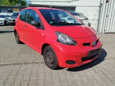 Brugt Toyota Aygo 70 HK (51 kW) 2009 Rød Hatchback