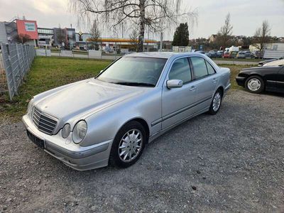 Mercedes E320
