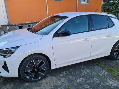 Gebraucht Opel Corsa-e 100 kW (136 PS) 2024 Weiß Kleinwagen