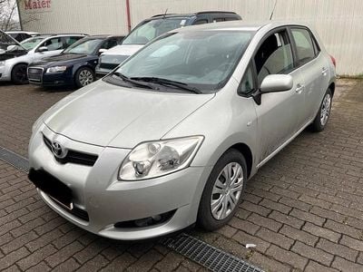 Gebraucht Toyota Auris 126 PS (92 kW) 2009 Silber Kleinwagen