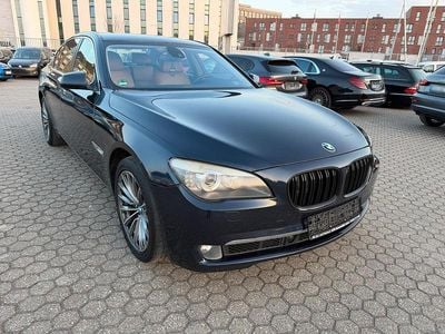 Gebraucht BMW 740 Sport Line 306 PS (225 kW) 2012 Blau Limousine