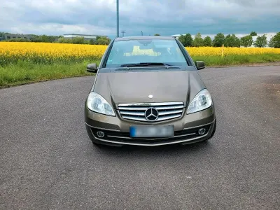 Gebraucht Mercedes A170 Elegance 115 PS (84 kW) 2009 Braun Kleinwagen