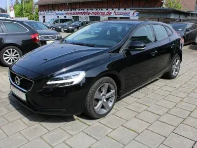 Gebraucht Volvo V40 Momentum 122 PS (89 kW) 2019 Blackstone Limousine