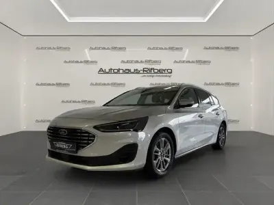 Gebraucht Ford Focus Titanium 116 PS (85 kW) 2024 Silber Limousine