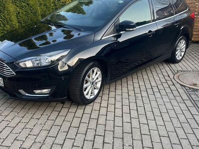 Gebraucht Ford Focus Titanium 125 PS (91 kW) 2015 Schwarz Kombi