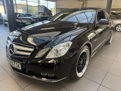 Gebraucht Mercedes E250 204 PS (150 kW) 2009 Schwarz Limousine
