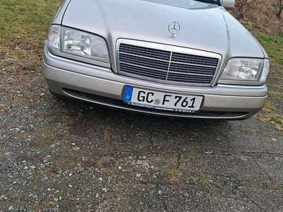 Gebraucht Mercedes C180 122 PS (89 kW) 1995 Silber Limousine