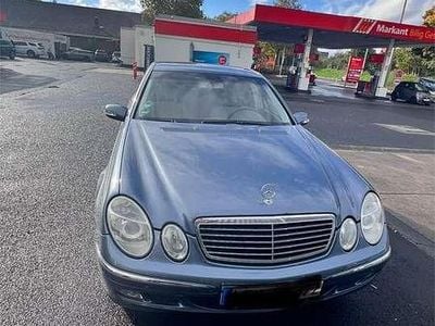 Mercedes E200