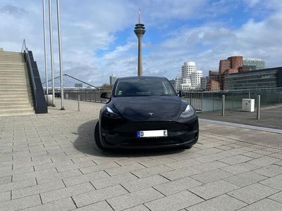 gebraucht Tesla Model Y Long Range,schwarze Felgen,schwarzes Interior,514PS