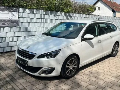 Gebraucht Peugeot 308 SW Allure 120 PS (88 kW) 2015 Weiß Kombi