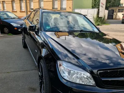 Gebraucht Mercedes C180 156 PS (114 kW) 2010 Schwarz Limousine
