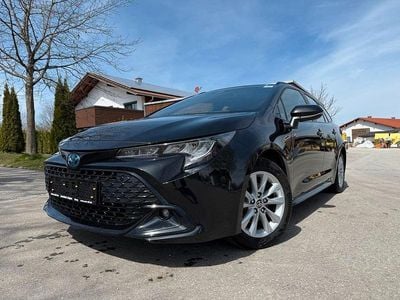 Second-hand Toyota Corolla Active 140 CP (102 kW) 2025 Negru Berlinǎ