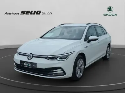 Gebraucht VW Golf VIII Style 150 PS (110 kW) 2022 Pure white Kombi