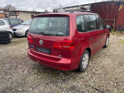 Rot Gebraucht 2011 VW Touran Trendline Van / Kleinbus | 3.200 €