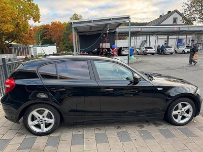 Gebraucht BMW 118 143 PS (105 kW) 2010 Schwarz Kleinwagen