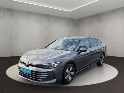 Diabasgrau metallic Gebraucht 2024 VW Passat Elegance Kombi | 38.800 € (Fairer Preis)