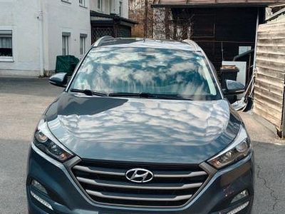 Gebraucht Hyundai Tucson Trend 132 PS (97 kW) 2016 Grau SUV