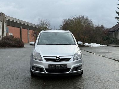 Gebraucht Opel Zafira 140 PS (102 kW) 2008 Silber Van / Kleinbus